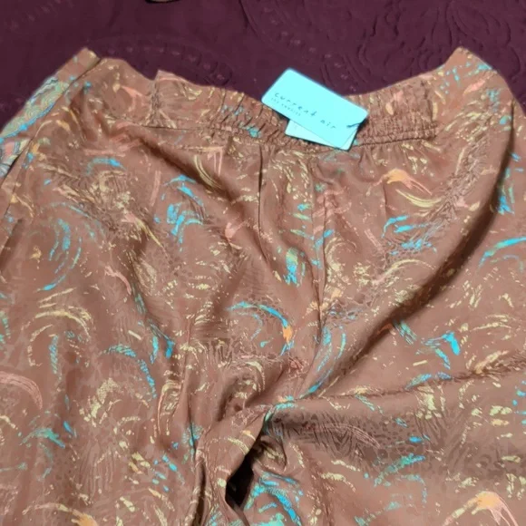 Two Piece Set Small Top XL Bottom - Picture 5 of 7